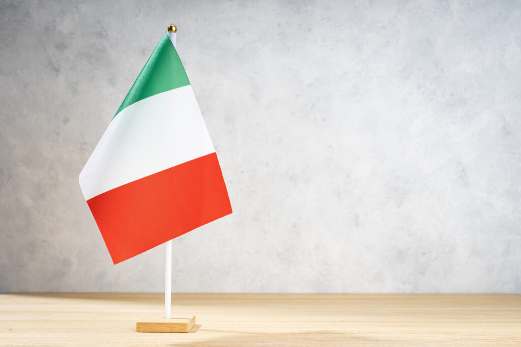 Italy table flag